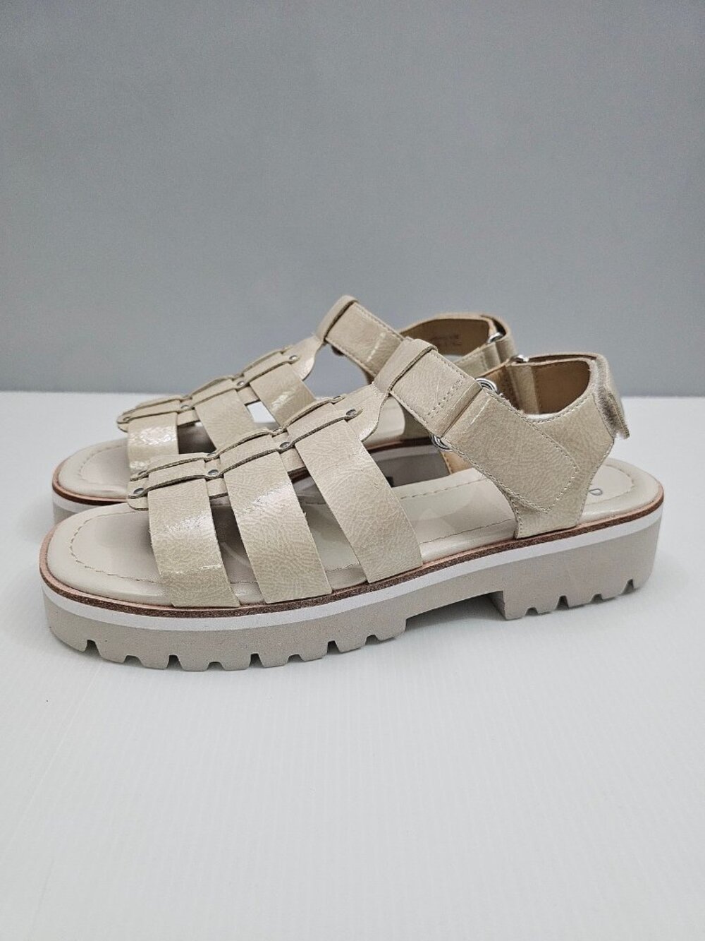 Donald Pliner Pryme Fisherman Sandals Womens 8.5 Foam Leather Lug Sole Platform